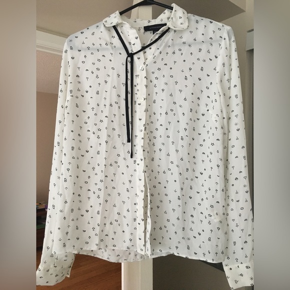 Blouse, white with black designs - Picture 3 of 5